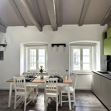 Centro Mazzini 9 *